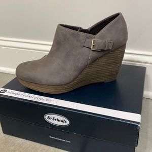 Dr. Scholl’s honor wedge bootie